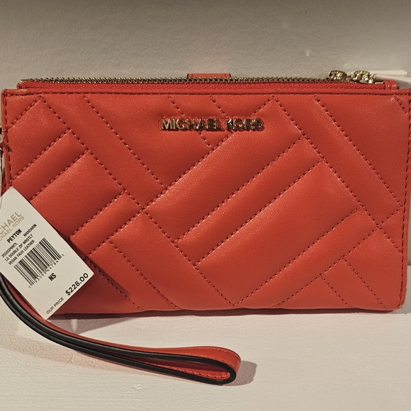 Michael Kors Red Quilted Wristlet - Picture 1 of 7